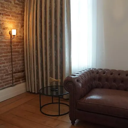 Galata Kulesi Yakininda Genis 3+1 Tarihi Apartment