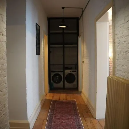 Galata Kulesi Yakininda Genis 3+1 Tarihi Apartment