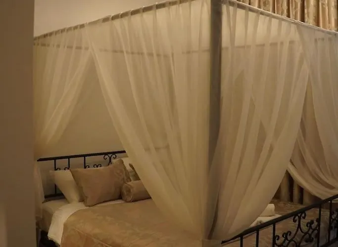 Galata Kulesi Yakininda Genis 3+1 Tarihi شقة