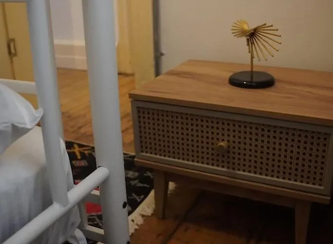 Galata Kulesi Yakininda Genis 3+1 Tarihi * اسطنبول