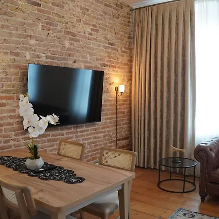 Galata Kulesi Yakininda Genis 3+1 Tarihi Lägenhet